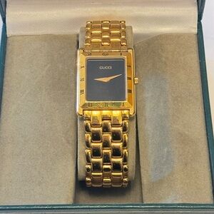 Vintage Gucci Gold-Tone Square Watch UNISEX